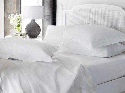 Love for white, loveforwhite.com, whote sheet, bed, bedding, hotel beddng, sexy bedroom, sexy bedroom decor