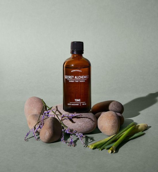 Secret alchemist, tone body massage oil, nmag.in, nude.in, nude, wellness magazine, lifestyle blog, beauty, wellness in india, aurveda, waffle towel, healthy, healthy lifestyle